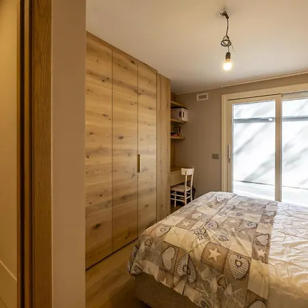 شقة 3br Delle Volpi - What'app - 0039-3512-039-610 - For Reservations!