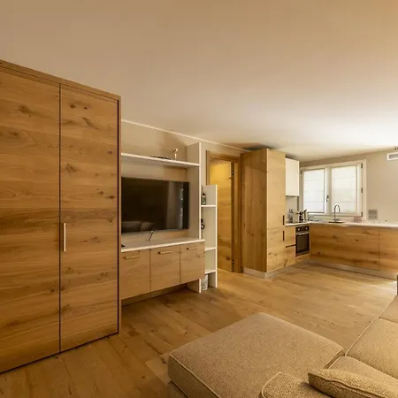شقة 3br Delle Volpi - What'app - 0039-3512-039-610 - For Reservations! *