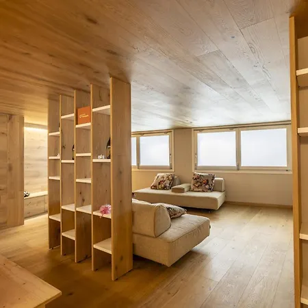 Lejlighed 3br Delle Volpi - What'app - 0039-3512-039-610 - For Reservations! Courmayeur