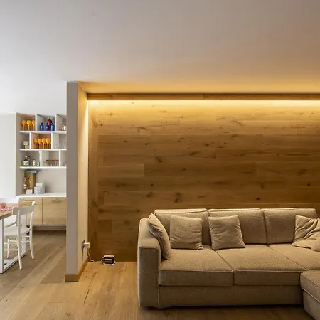شقة 3br Delle Volpi - What'app - 0039-3512-039-610 - For Reservations! *